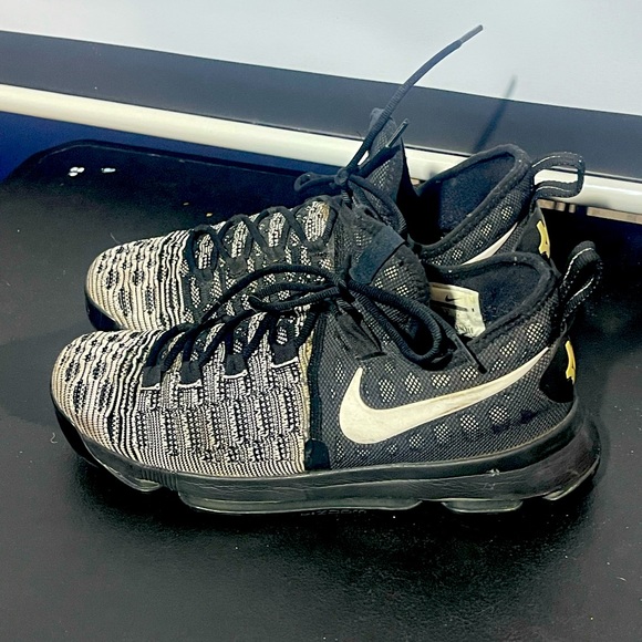 Foot wear !!! - Picture 2 of 4